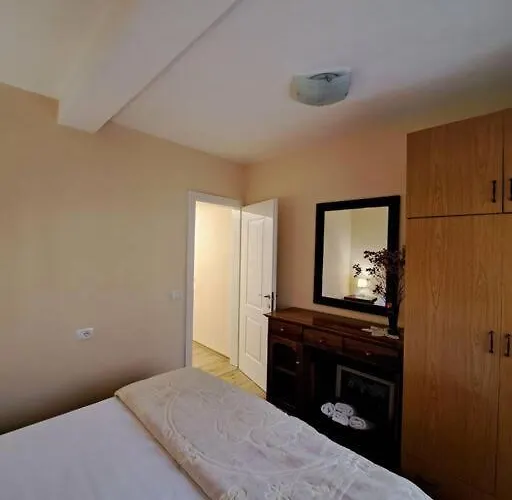 Quiet, Cozy, Luminous Apartment
