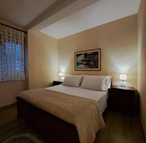 Quiet, Cozy, Luminous Apartment